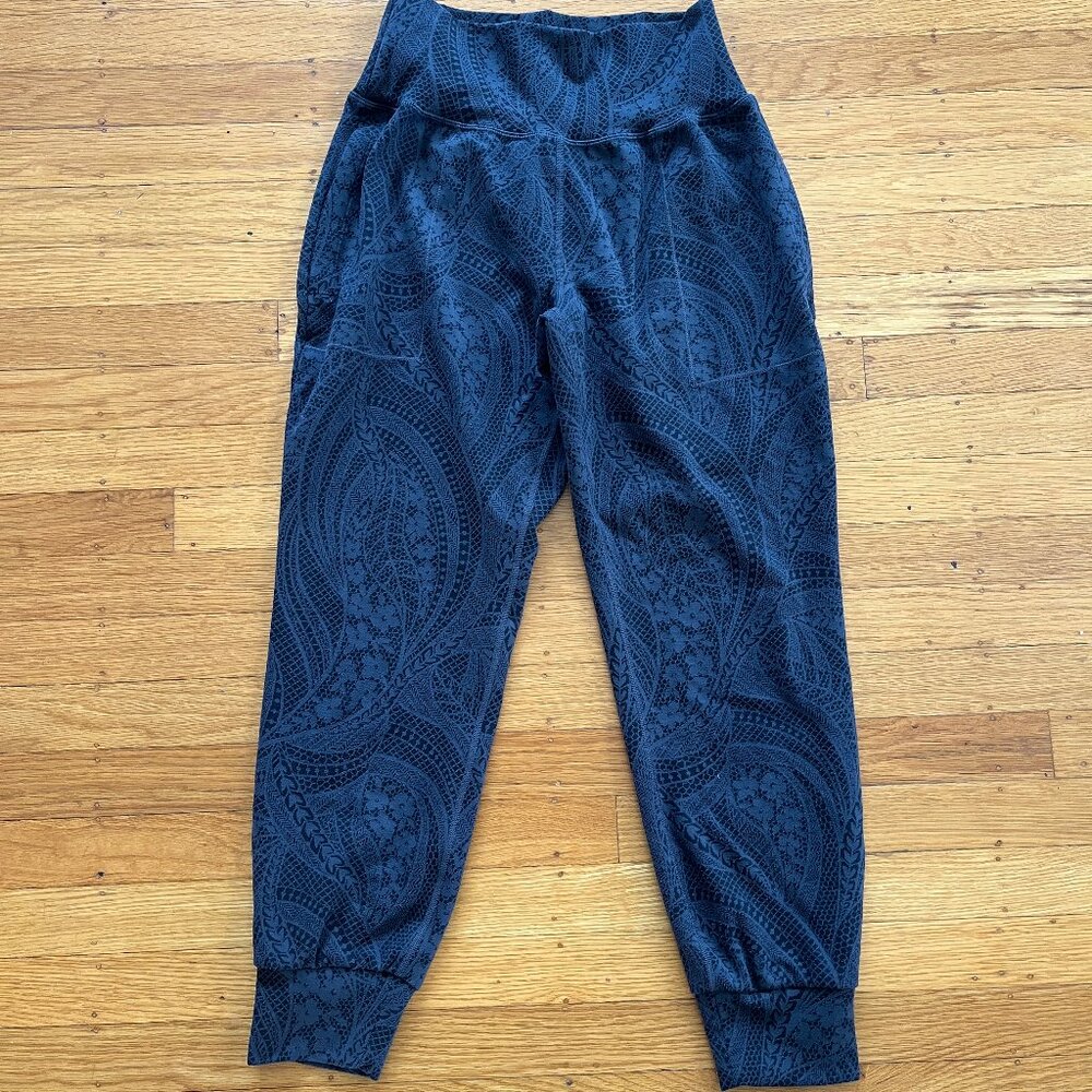 Athleta Salutation Textured Jogger in "Dreamweaver Black", Size XSP